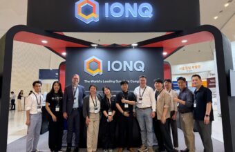 http://IonQ%20team%20at%20the%20stand